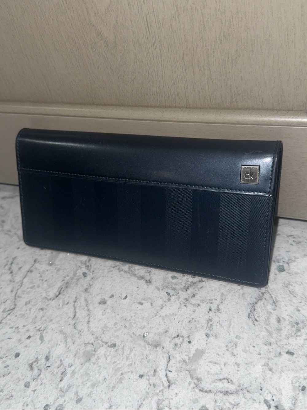 Calvin Klein Bifold Wallet Leather Card
Holder Used Navy AUTHENTIC